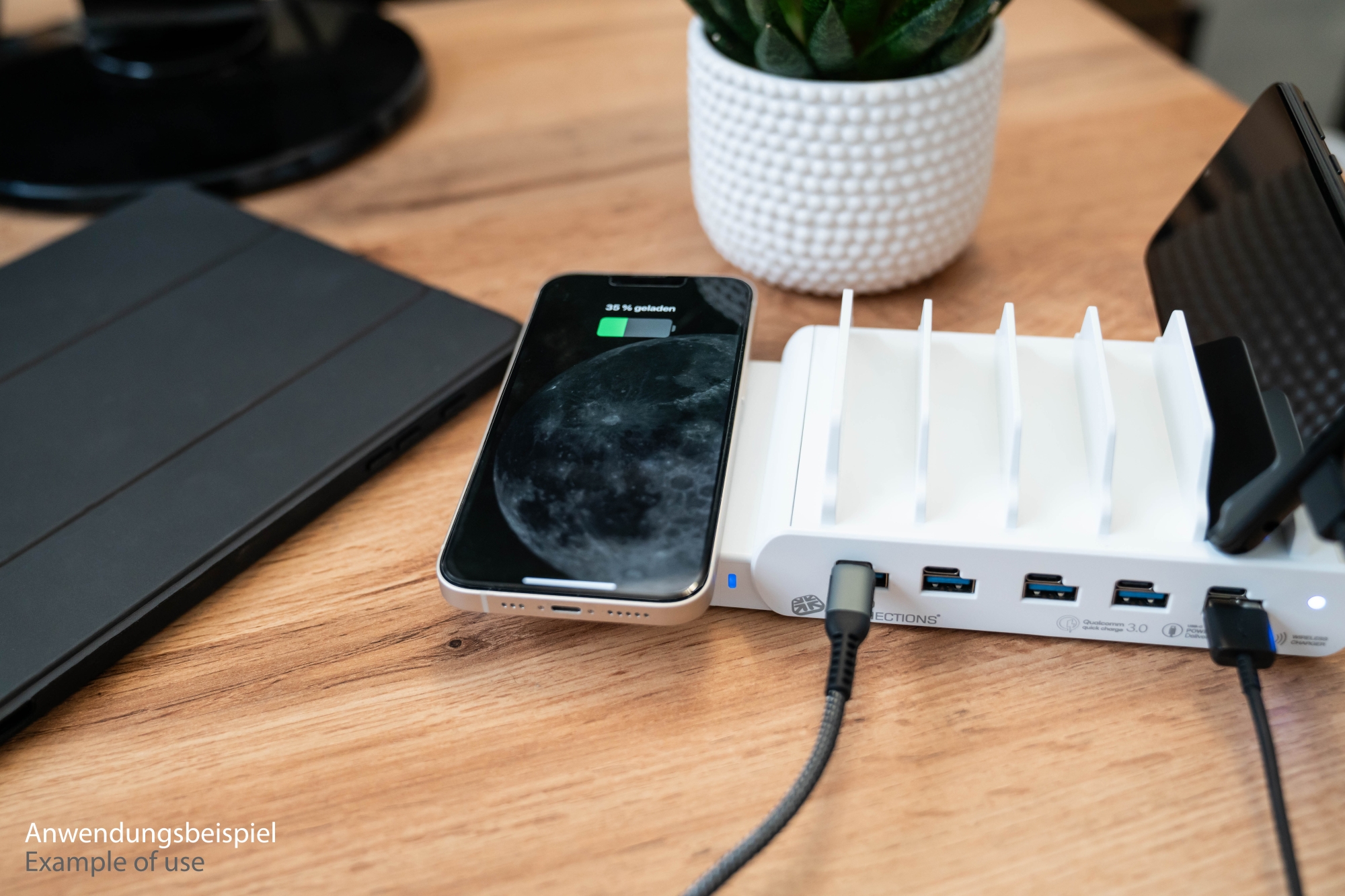 Qi Wireless Charging Pad 15W für Good Connections® USB-Desktop-Schnellladestation PCA-D006W (rechte Seite)