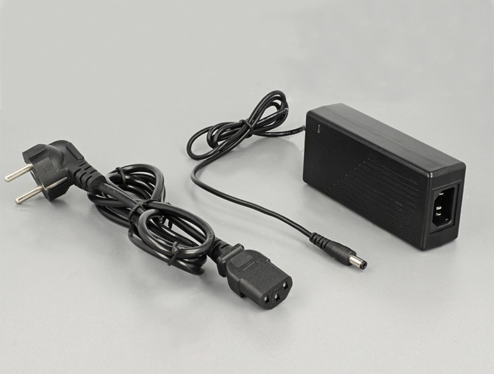 PoE+ Medien Konverter 10/100/1000Base-T zu SFP, Delock® [86180]