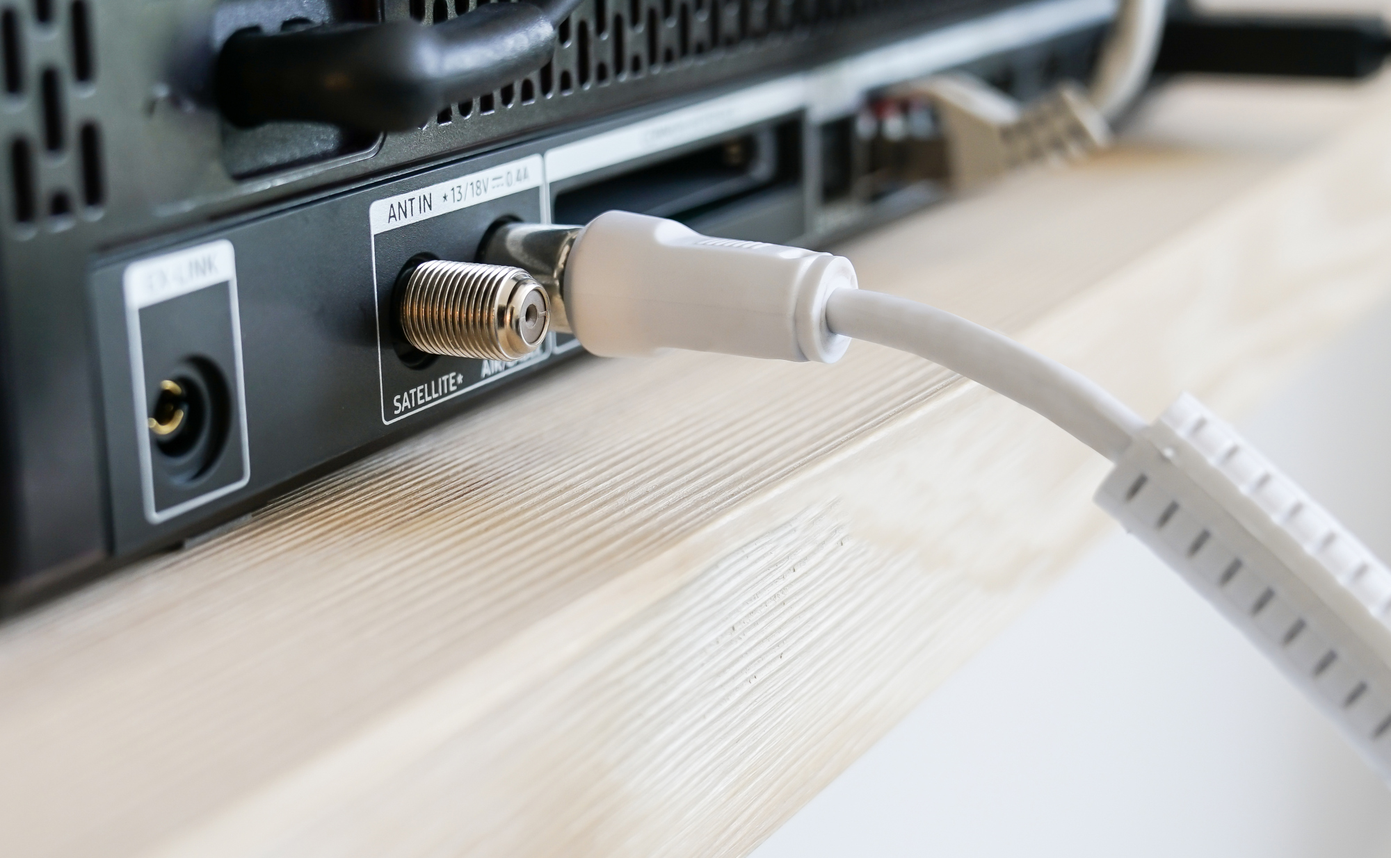 SAT Antennenkabel, Koax Stecker an Koax Buchse, 2x Mantelstr