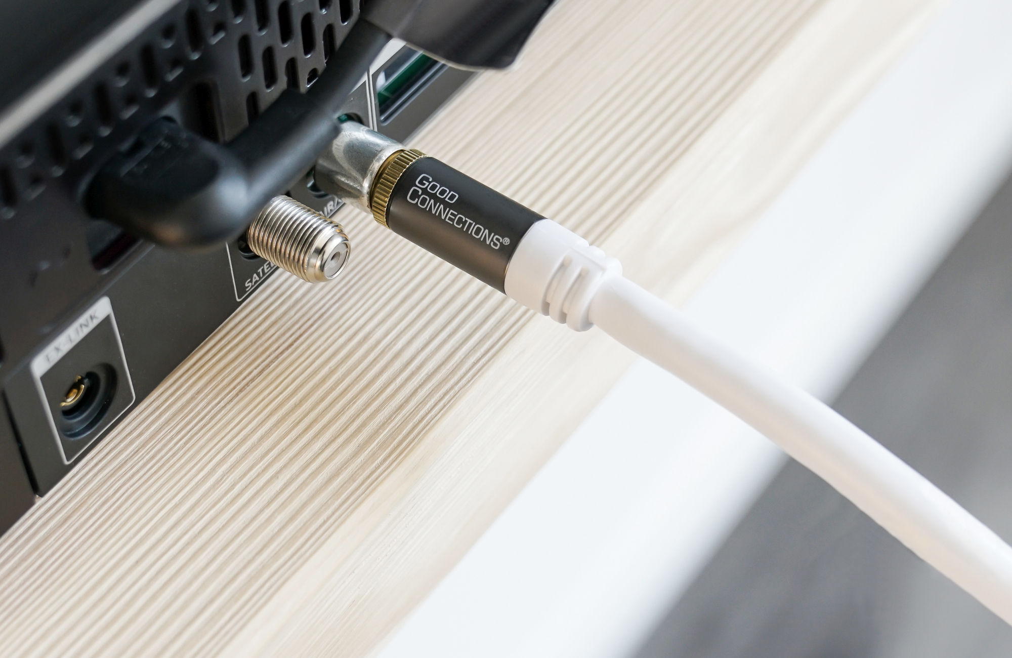 TV Antennenkabel SmartFLEX, IEC/Koax Stecker an Buchse, vergoldet, vierfach geschirmt, 120 dB, 75 Ohm, CU, weiß, 1,5m, Good Connections®