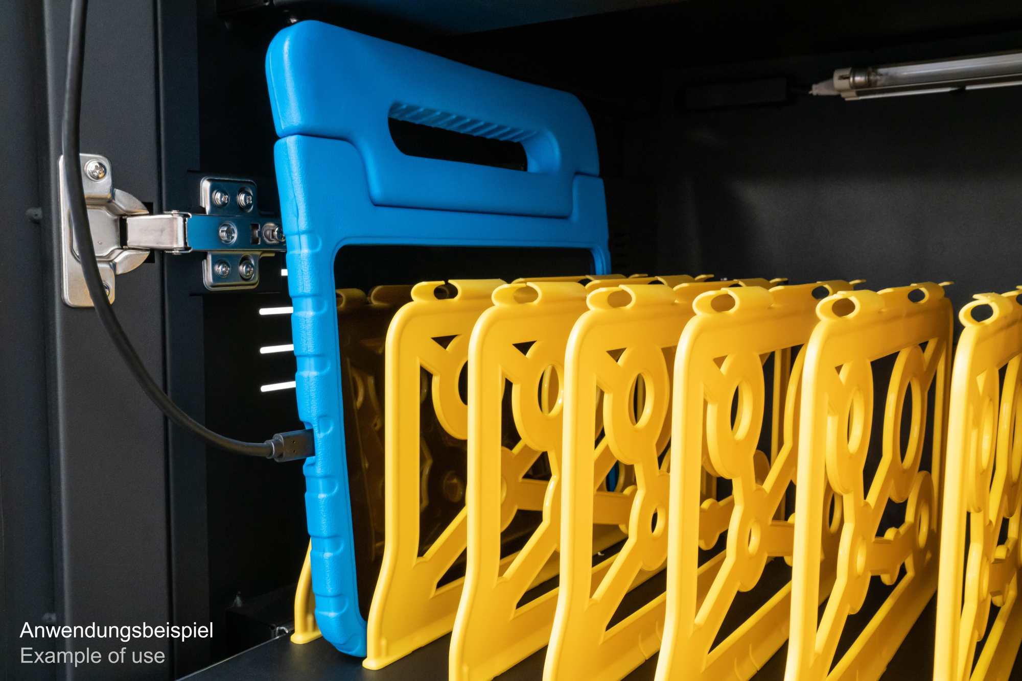 Good Connections® ANTARES PRO N36C Ladewagen bis 15,6", USB-C™, 65W Port, PD3.0, UVC-Desinfektion, schwarz