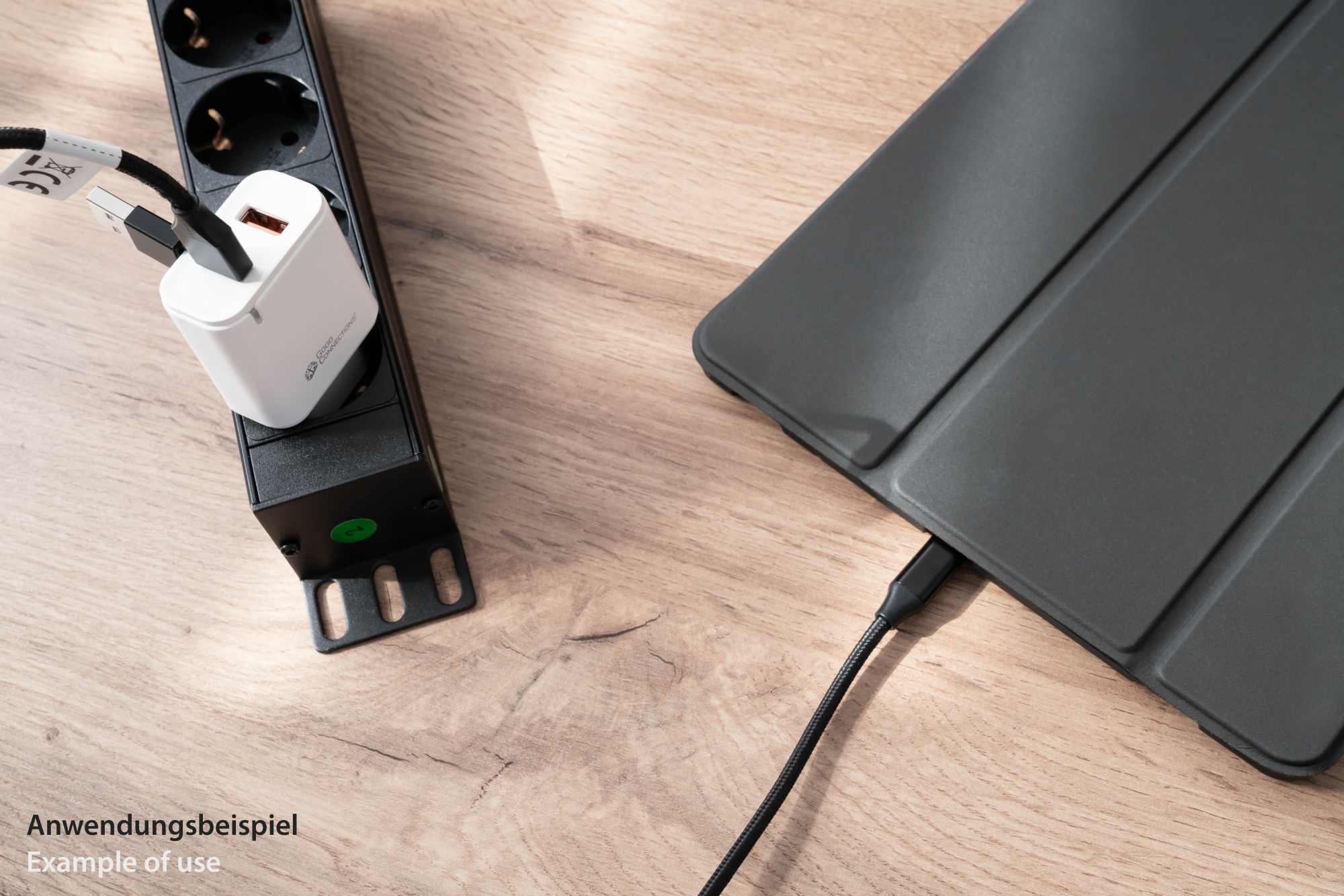 USB 2.0 Lade- und Datenkabel, USB-A und USB-C™ an USB-C™, QC 3.0, PD 60W, Textilmantel, schwarz, 1m, PYTHON® Series