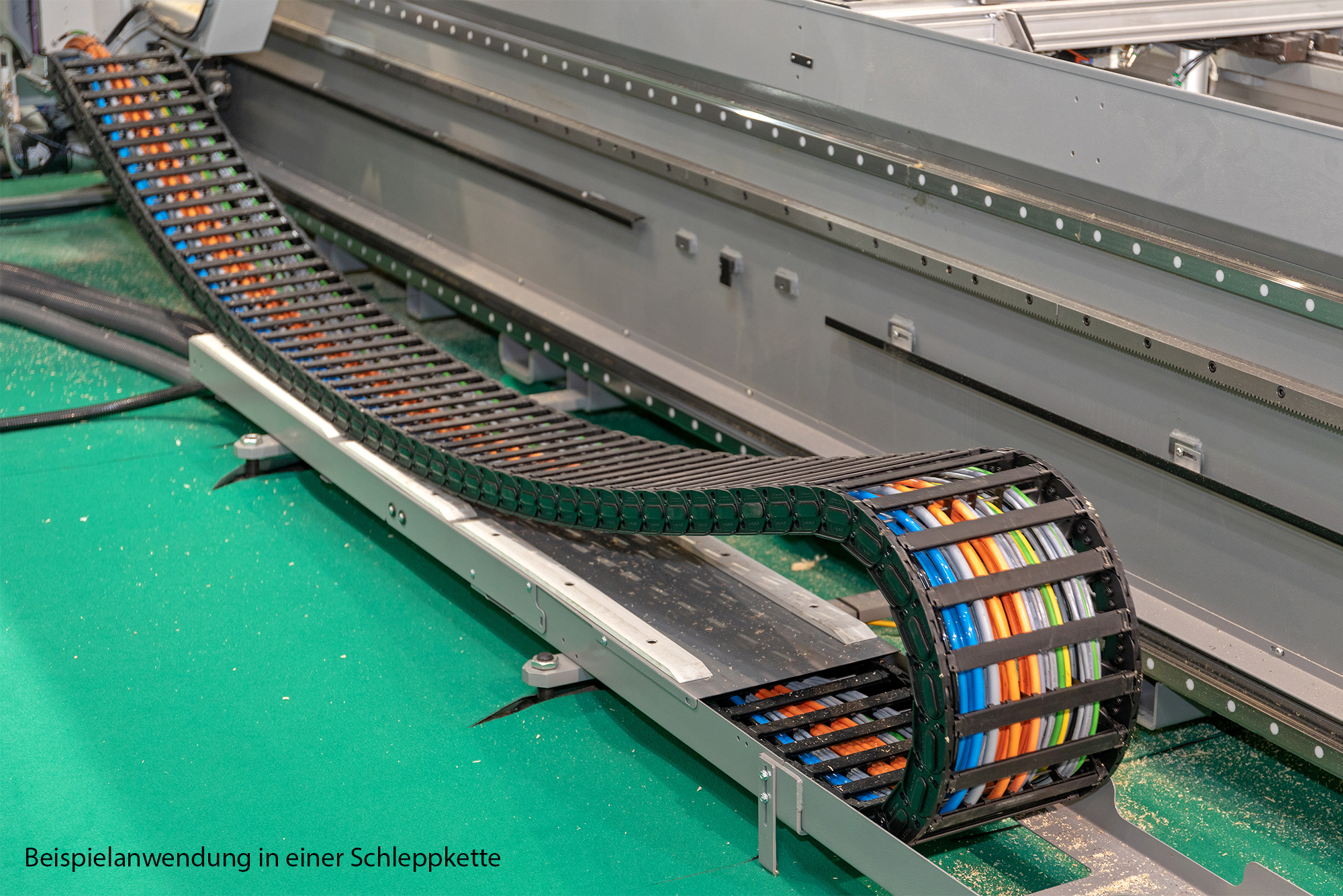 RNS® INDUSTRIE (PUR) Patchkabel SmartFLEX, Cat.6A, S/FTP, PiMF, LSZH, CU, schwarz, 3 m, Good Connections®