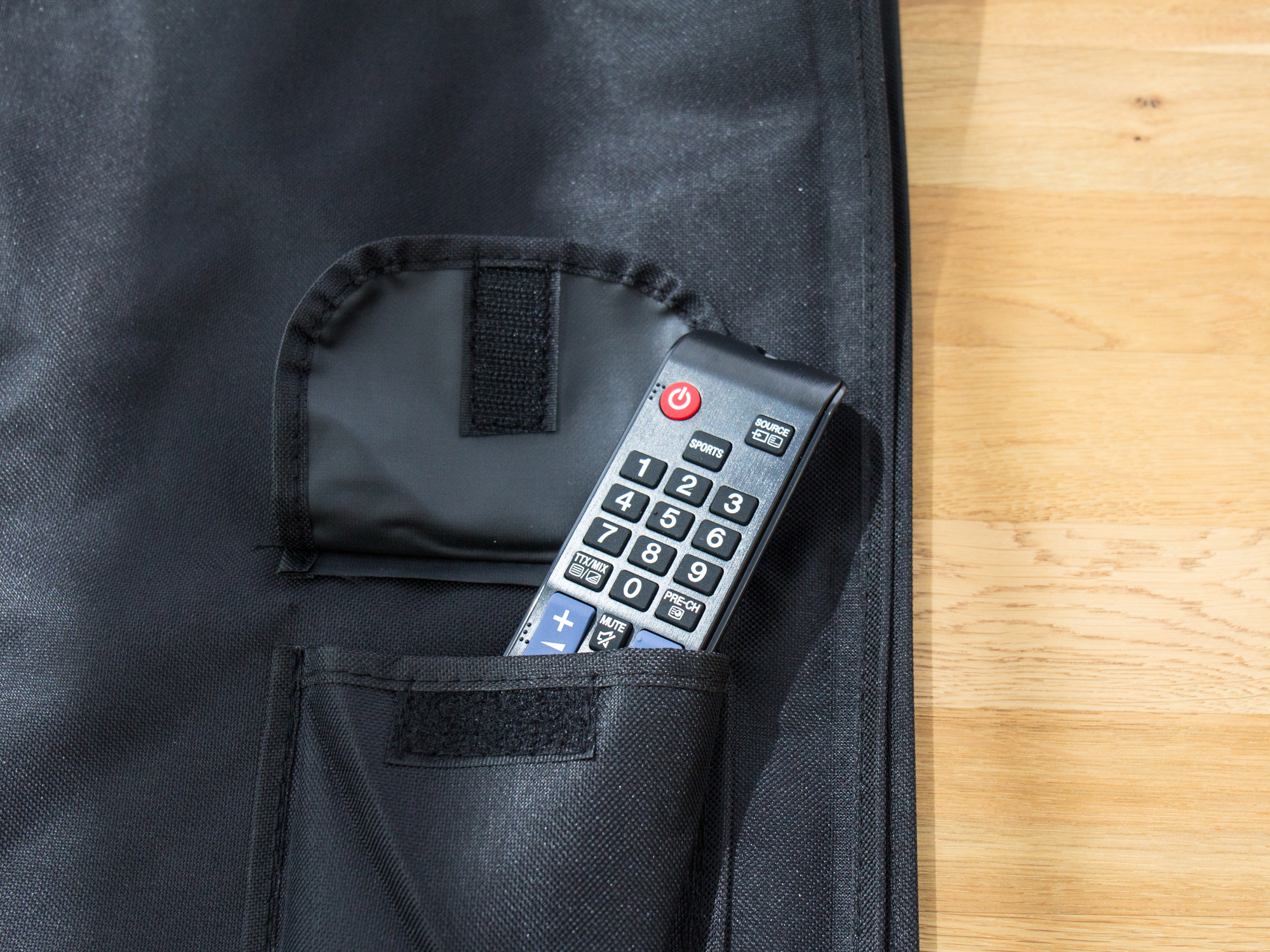 Python® Series TV-Cover Indoor/Outdoor – wetterfester Universalschutz für Ihr TV oder Monitor, 101x63 cm, 40“ bis 43“